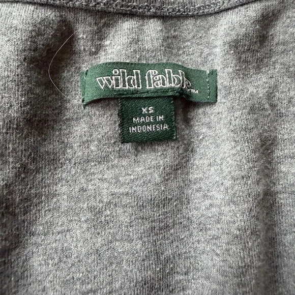 Chic Wild Fable Charcoal super cute, simplistic, minimalist, women’s V-Neck Tee - Picture 5 of 5